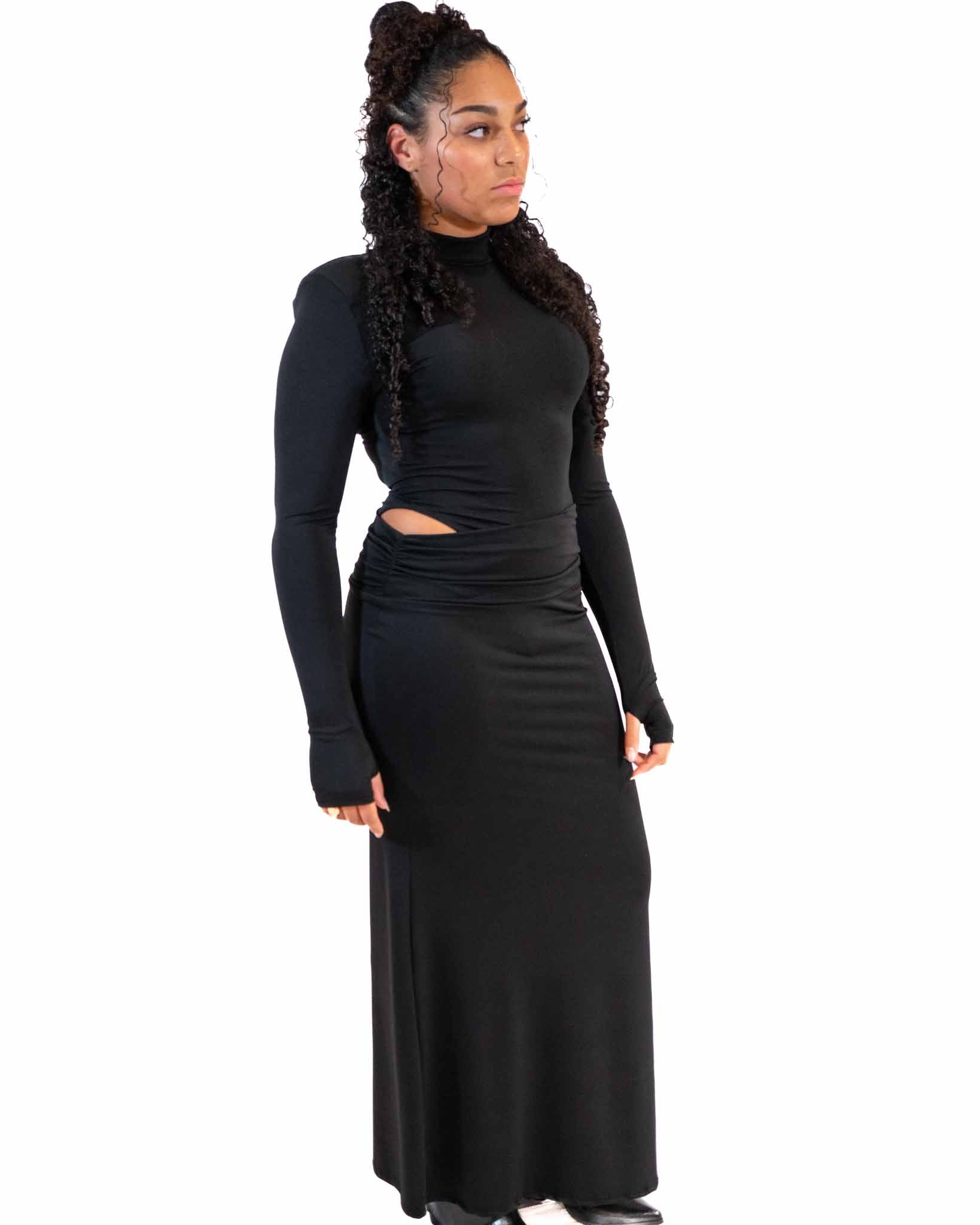 Robe MONA noir– élégance & silhouette de folie